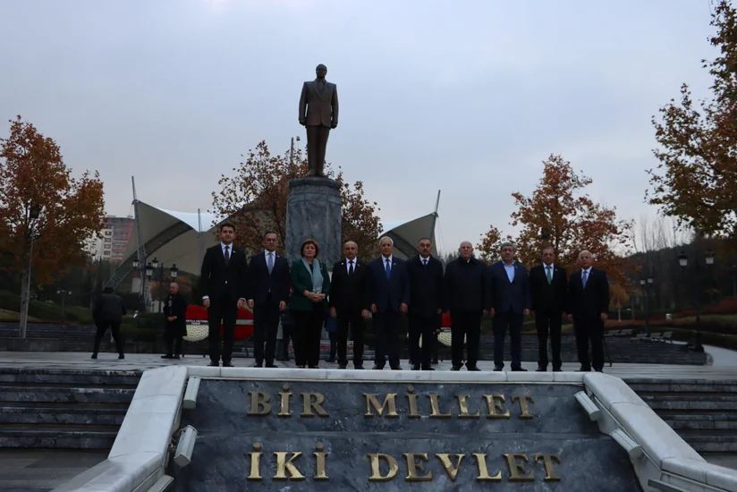 Azərbaycanın Türkiyədəki səfirliyi Ümummilli Liderin xatirəsini Ankarada yad edib