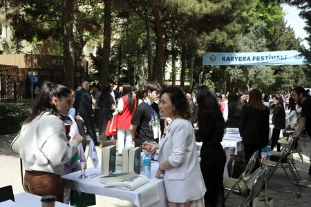BDU-nun 105 illik yubileyinə həsr olunan Karyera Festivalının açılışı olub