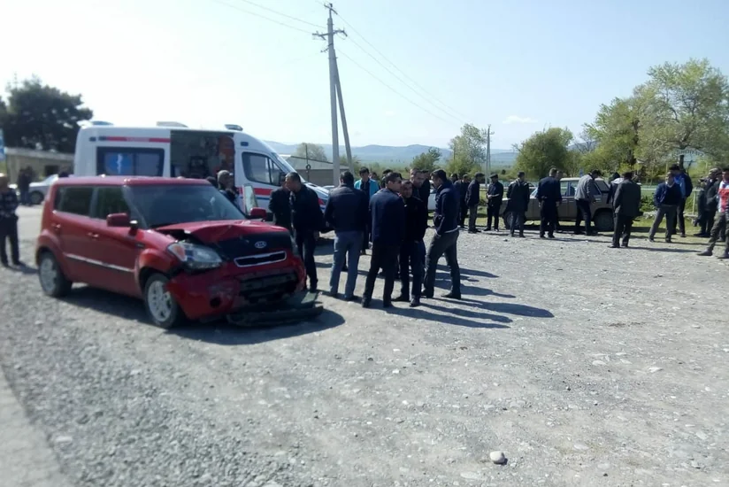 Oğuzda baş verən yol qəzasında Türkiyə vətəndaşı xəsarət alıb