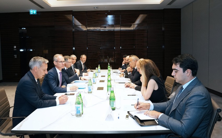 Azerbaijan discusses joint projects with Total Energies