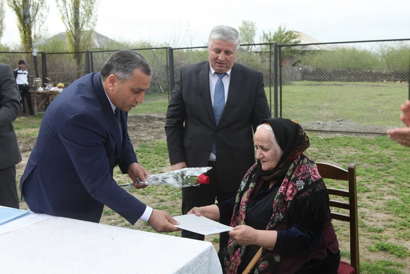 ​Oğuz və Şəkidə Qarabağ müharibəsi əlilləri və şəhid ailələrinə mənzillər verilib