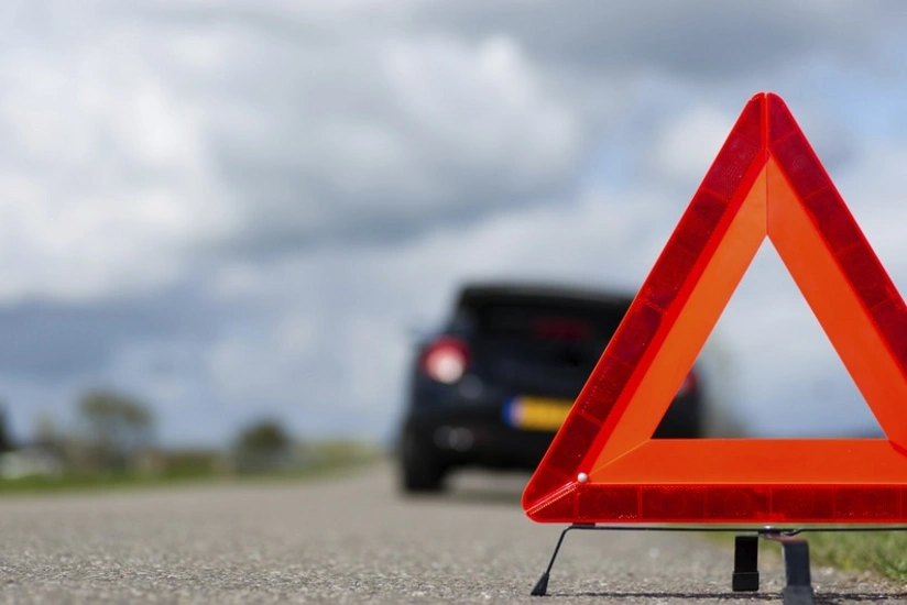 Yevlaxda mikroavtobusla minik avtomobili toqquşub, xəsarət alanlar var