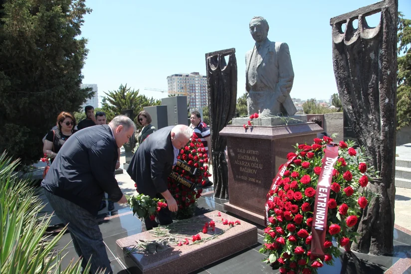 Hacıbaba Bağırovun 90 illiyi Fəxri Xiyabanda qeyd olunub