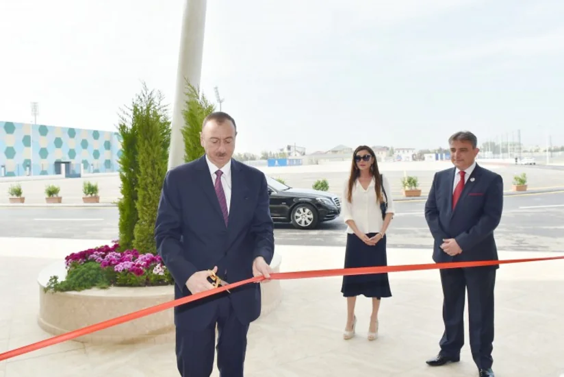 ​Президент Азербайджана принял участие на открытии центра семейного отдыха Dalğa Beach-Aqua Park