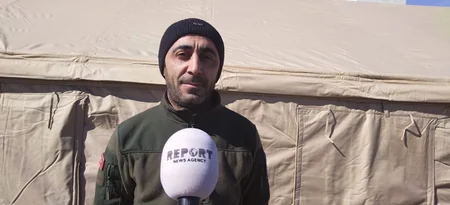 Azərbaycanın könüllü həkimləri ilə iş adamı Kahramanmaraşın daha bir bölgəsində yeməklər paylayıb - YENİLƏNİB