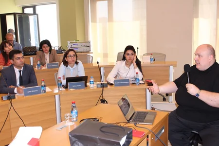 “Media savadlılığı və dezinformasiya ilə mübarizə” mövzusunda təlim proqramına başlanılıb