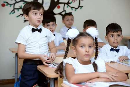 Bakı məktəblərində ilk dərslər vətənpərvərlik mövzularına həsr olunub