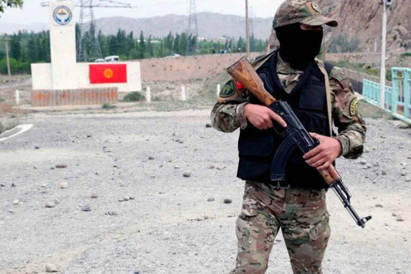Tacikistan hərbçiləri Qırğızıstanla sərhəddə gücləndirilmiş rejimə keçib