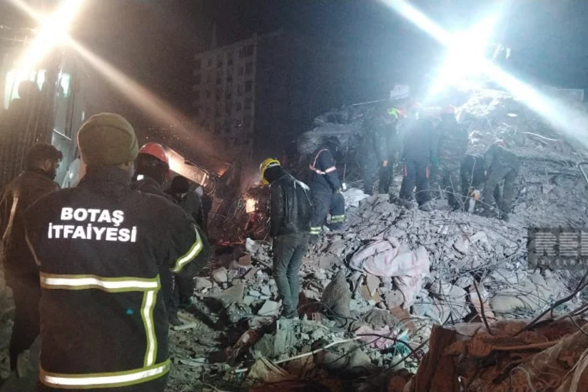 Kahramanmaraşda 12 fərqli nöqtədə əməliyyatlar aparan Azərbaycanın xilasediciləri 