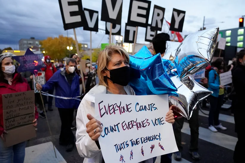 ABŞ-da prezidentliyə namizədlərin tərəfdarları etiraz aksiyası keçirir