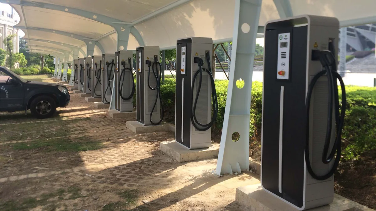 В Нахчыване установят десять зарядных станций для электромобилей