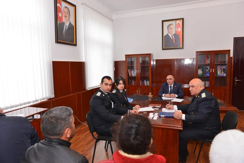 Zakir Qaralov Kürdəmirdə vətəndaşları qəbul edib