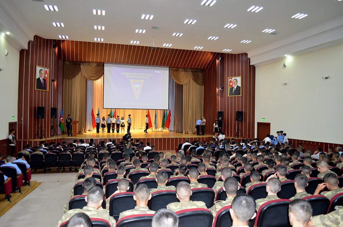 Respublika Günü münasibətilə Azərbaycan ordusunda silsilə tədbirlər keçirilir
