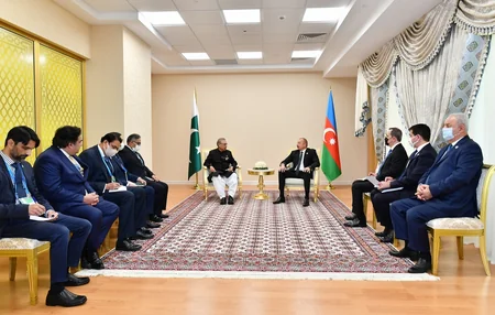 İlham Əliyev Pakistan Prezidenti ilə görüşüb