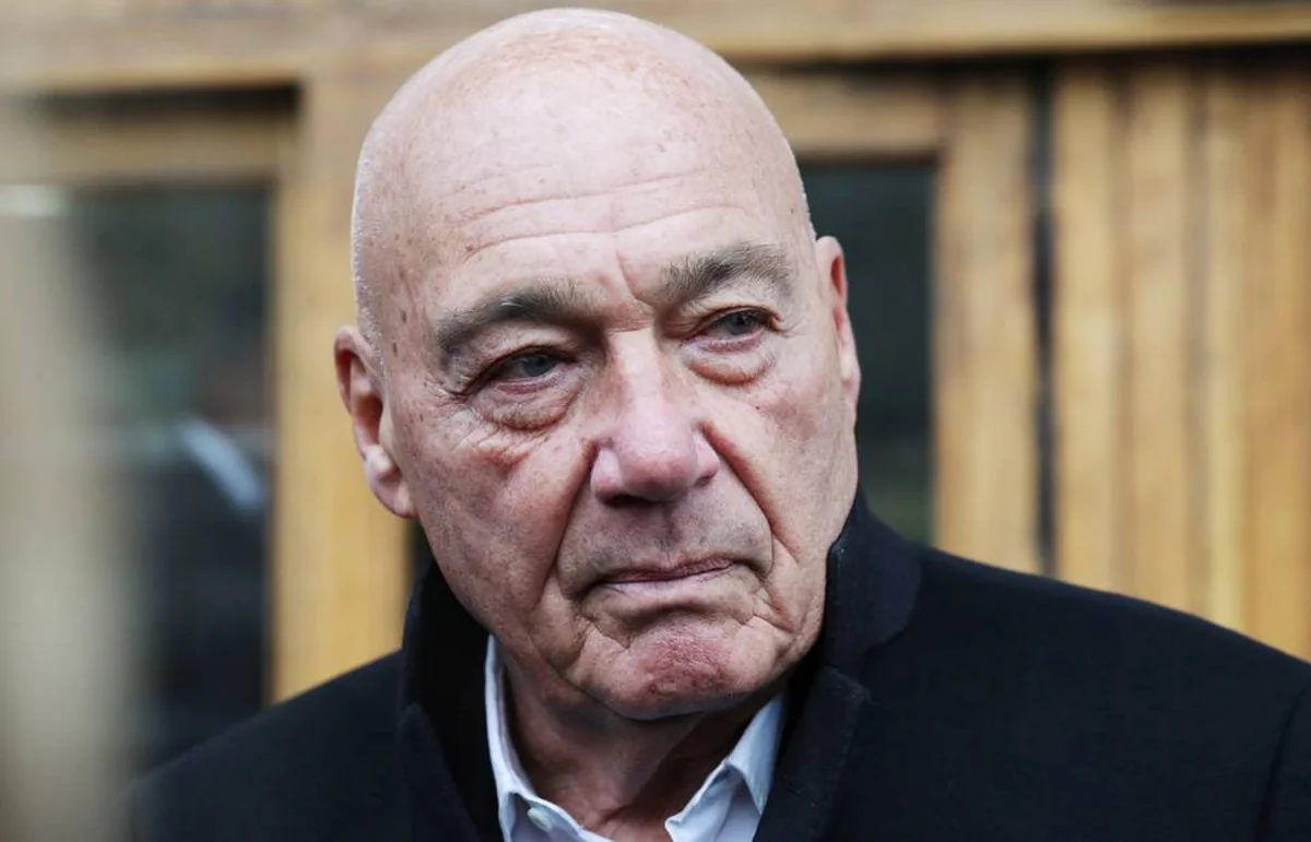 Vladimir Pozner qonaqları ilə Tbilisidə qaldığı hoteli tərk edib