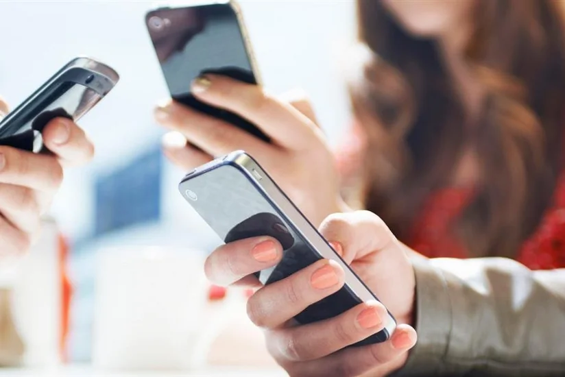 Koronavirusun smartfonda yaşama müddəti bəlli oldu