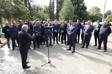 “Azəriqaz” Samux sahibkarlarının problemlərini dinləyib