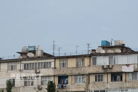 Binaların üstündəki su çənlərinin aqibəti necə olacaq? - ARAŞDIRMA