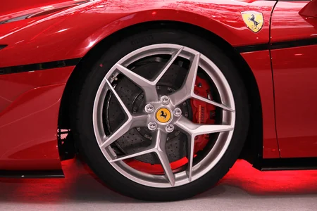 Ferrari şirkəti 2,66 milyon dollarlıq eksklüziv superkar istehsal edib