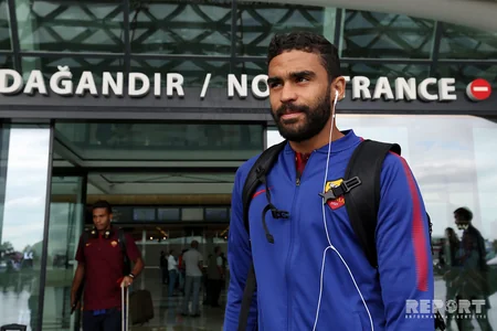Roma komandası Qarabağla oyun üçün Bakıya gəlib - FOTO