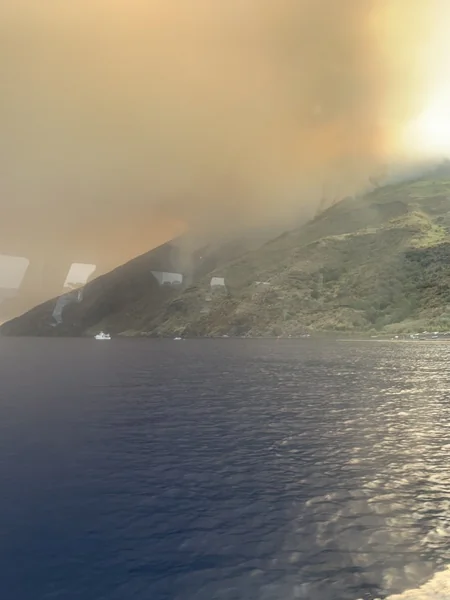 İtaliyada Stromboli adasında güclü vulkan püskürüb, ölən və xəsarət alan var