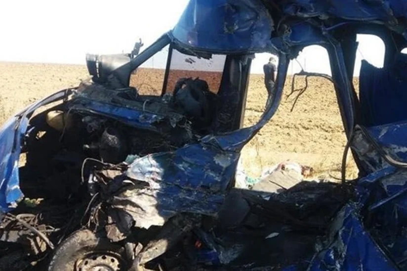 Ukraynada yük avtomobili mikroavtobusla toqquşub, 9 nəfər ölüb