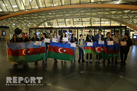 Azərbaycan məktəblilərinin robotları InfoMatrix beynəlxalq müsabiqəsində qızıl medal qazanıb - FOTO - VİDEO - YENİLƏNİB