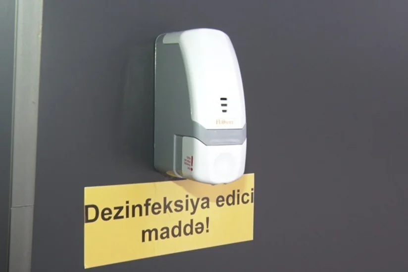 Bakı Dəmir Yolu Vağzalında dezinfeksiyaedici avadanlıq quraşdırılıb - VİDEOREPORTAJ