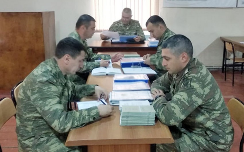 Tərbiyəvi işin təşkili və psixoloq ixtisasları üzrə zabitlərin yoxlanışı davam edir