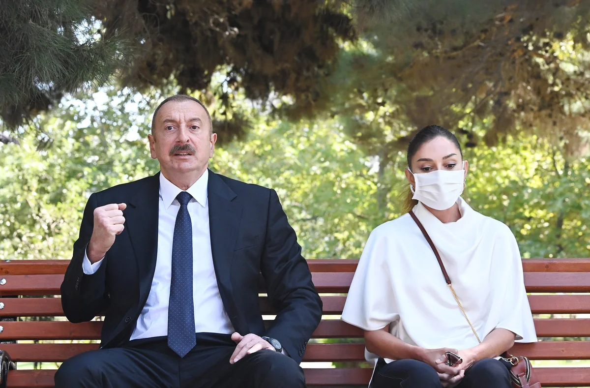 President Ilham Aliyev and Mehriban Aliyeva donate their monthly salary to Armed Forces Relief Fund