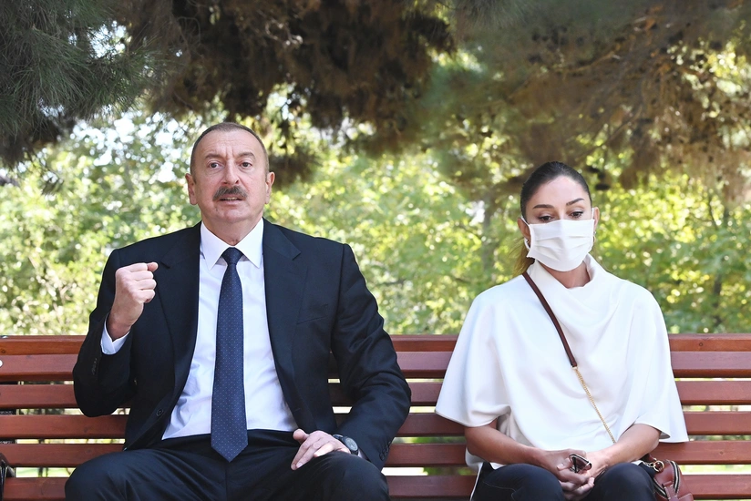 İlham Əliyev və Mehriban Əliyeva biraylıq əməkhaqqı məbləğində vəsaiti Silahlı Qüvvələrə Yardım Fonduna ianə ediblər