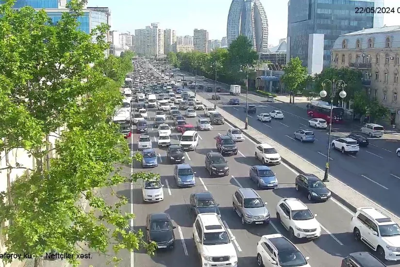 Bakının bir sıra yollarında tıxac yaranıb