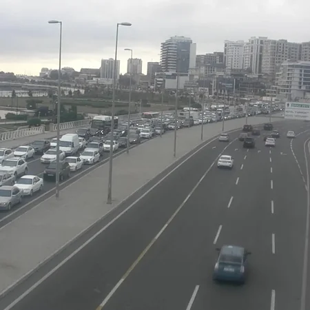 Bakının 10 yolunda tıxac var - SİYAHI