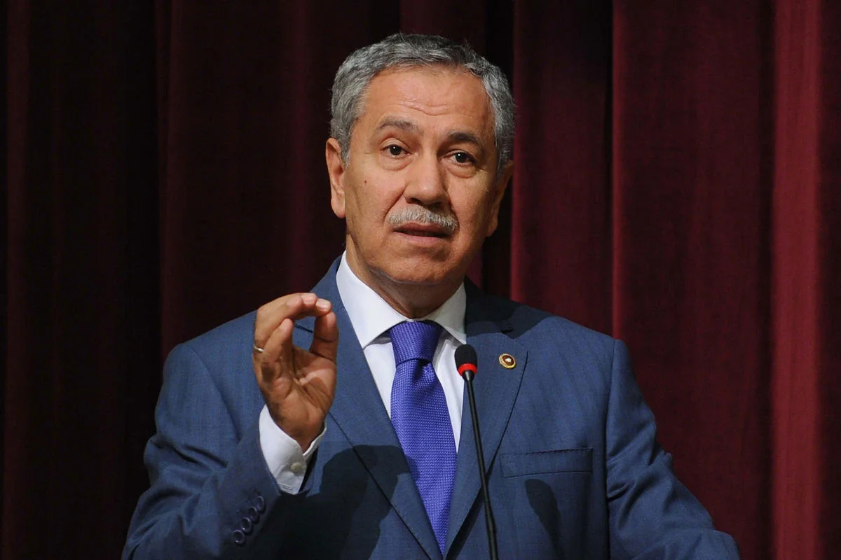 Bülənt Arıncın qaynı saxlanılıb