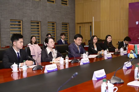 Leyla Aliyeva meets with students of Beijing Foreign Studies University