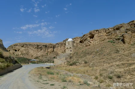 Xəlvətdə tikilən “Diri Baba” türbəsi - REPORTAJ