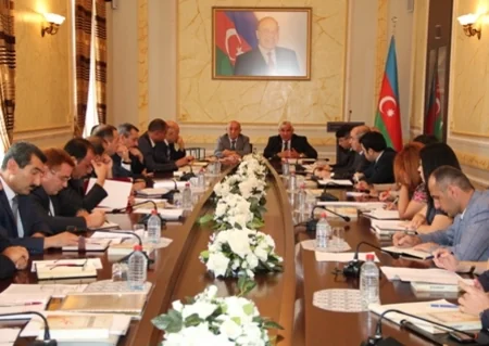 Dini Qurumlarla İş üzrə Dövlət Komitəsində yarım ilin yekunlarına həsr olunan kollegiya iclası keçirilib