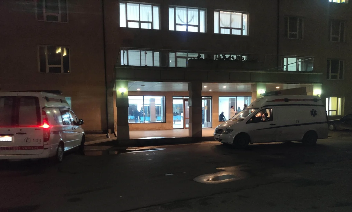 Bakıda 26 yaşlı gənc naməlum şəxs tərəfindən bıçaqlanıb