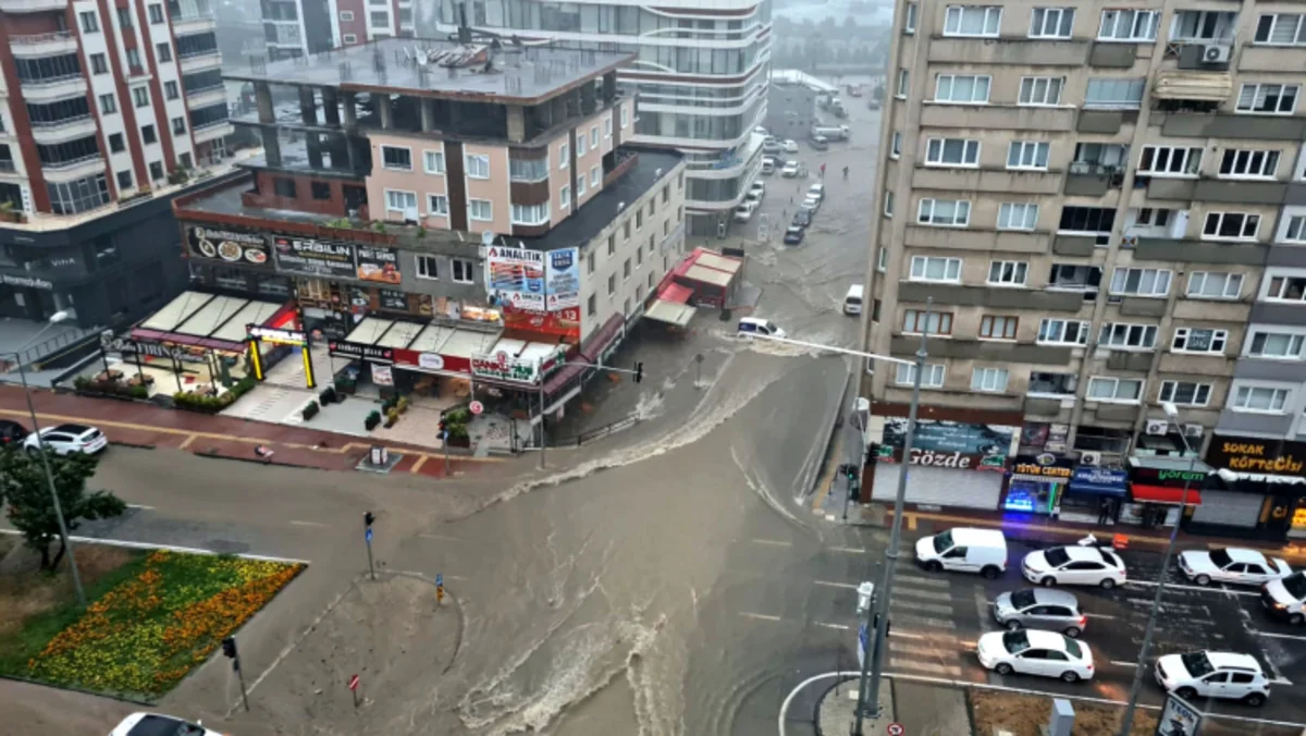 Türkiyənin 19 vilayətində güclü yağışlarla əlaqədar xəbərdarlıq edilib