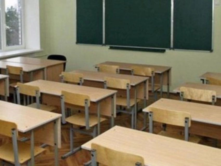​Ermənistanda dövlət məktəblərinin sayı azalıb