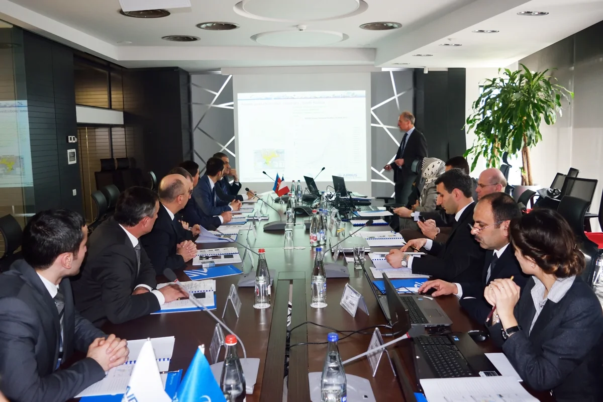 Azersky peykindən əldə olunan təsvirlərin istifadəsinə həsr olunmuş seminar keçirilib