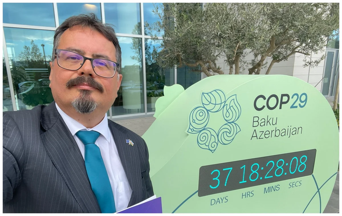 Peter Mixalko COP29 Nümayəndəliyinin ofisindən paylaşım edib