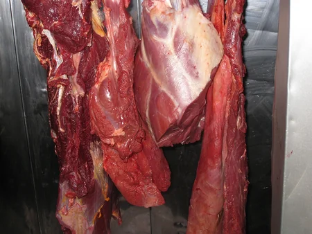 Abşeronda aşkarlanan 4 tona yaxın ət məhv edilib