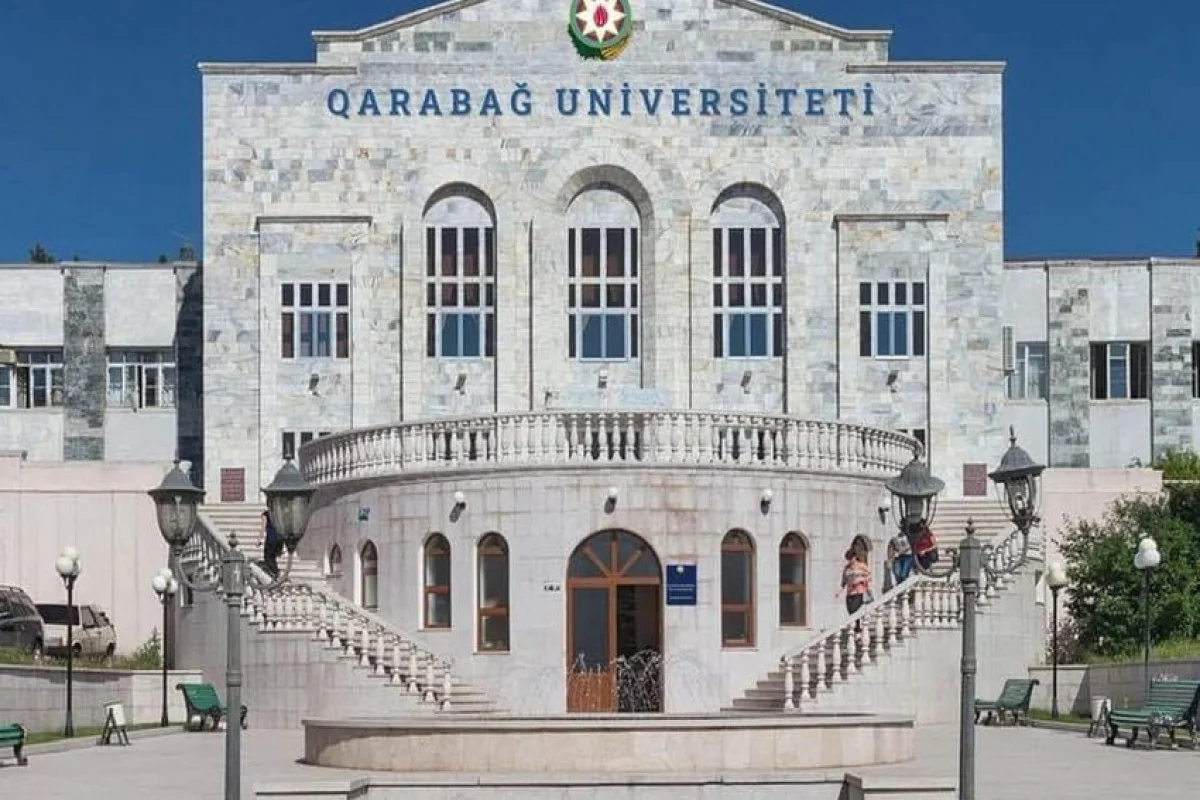 Qarabağ Universitetində ingilis dili üzrə müəllim vakansiyası elan edilib