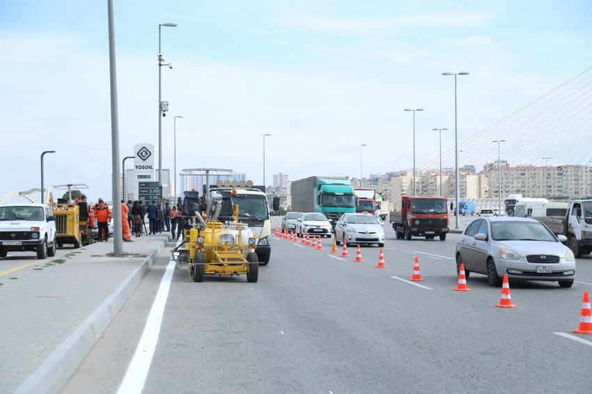 Paytaxtda daha bir marşrut xəttinin hərəkət etdiyi dəhliz üzrə avtobus zolağı çəkillb