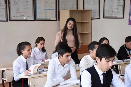 Hər gün Sumqayıtdan Qubaya öyrətməyə, axşam isə Bakıya öyrənməyə gələn qız - REPORTAJ