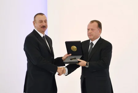 İlham Əliyev və Mehriban Əliyevaya Avropa Olimpiya Komitələrinin xüsusi mükafatları təqdim edilib - YENİLƏNİB