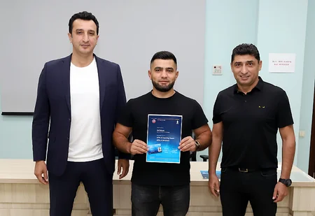 Məşqçilərə diplomlar verilib