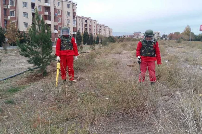 Gəncədə məcburi köçkünlər üçün salınmış qəsəbədə zenit top mərmisi aşkarlanıb