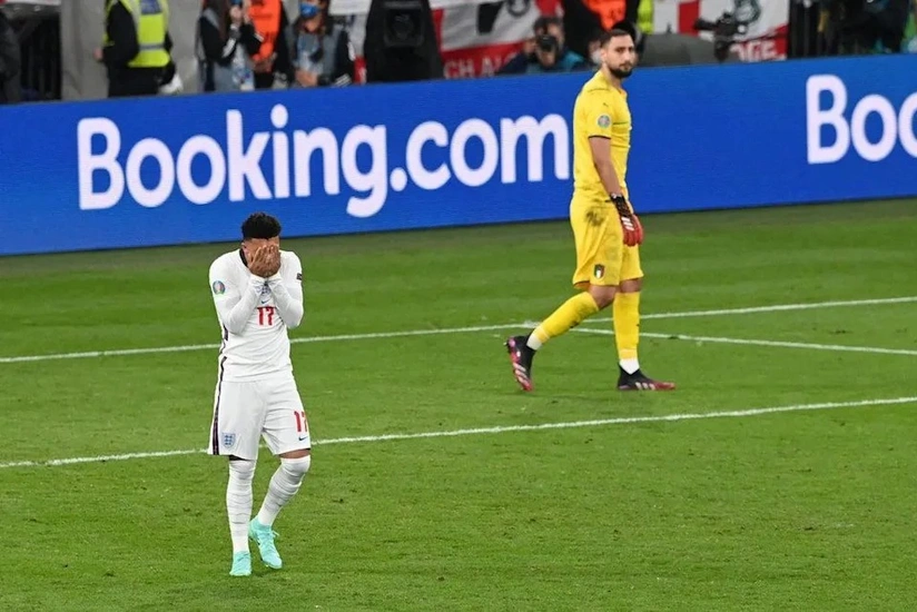 AVRO-2020-də futbolçuları təhqir edən azarkeş həbs edilib